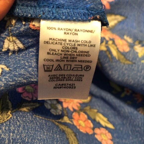 NWT! Loft floral long sleeve blouse.‎ - Picture 5 of 13